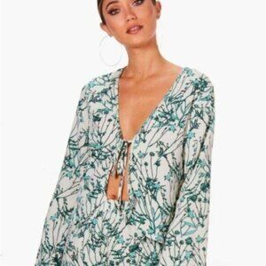 NWT Boohoo floral woven tie vacation blouse